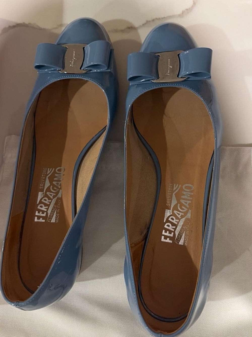 Salvatore Ferragamo Women’s Blue Vara Bow Leather Flats - Picture 2 of 6